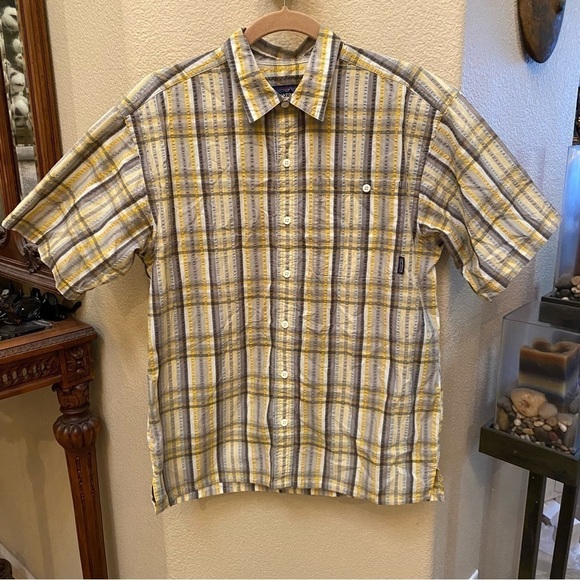 PATAGONIA Men Yellow Gray Plaid Button Short Sleeve Top Size Small - Picture 1 of 7